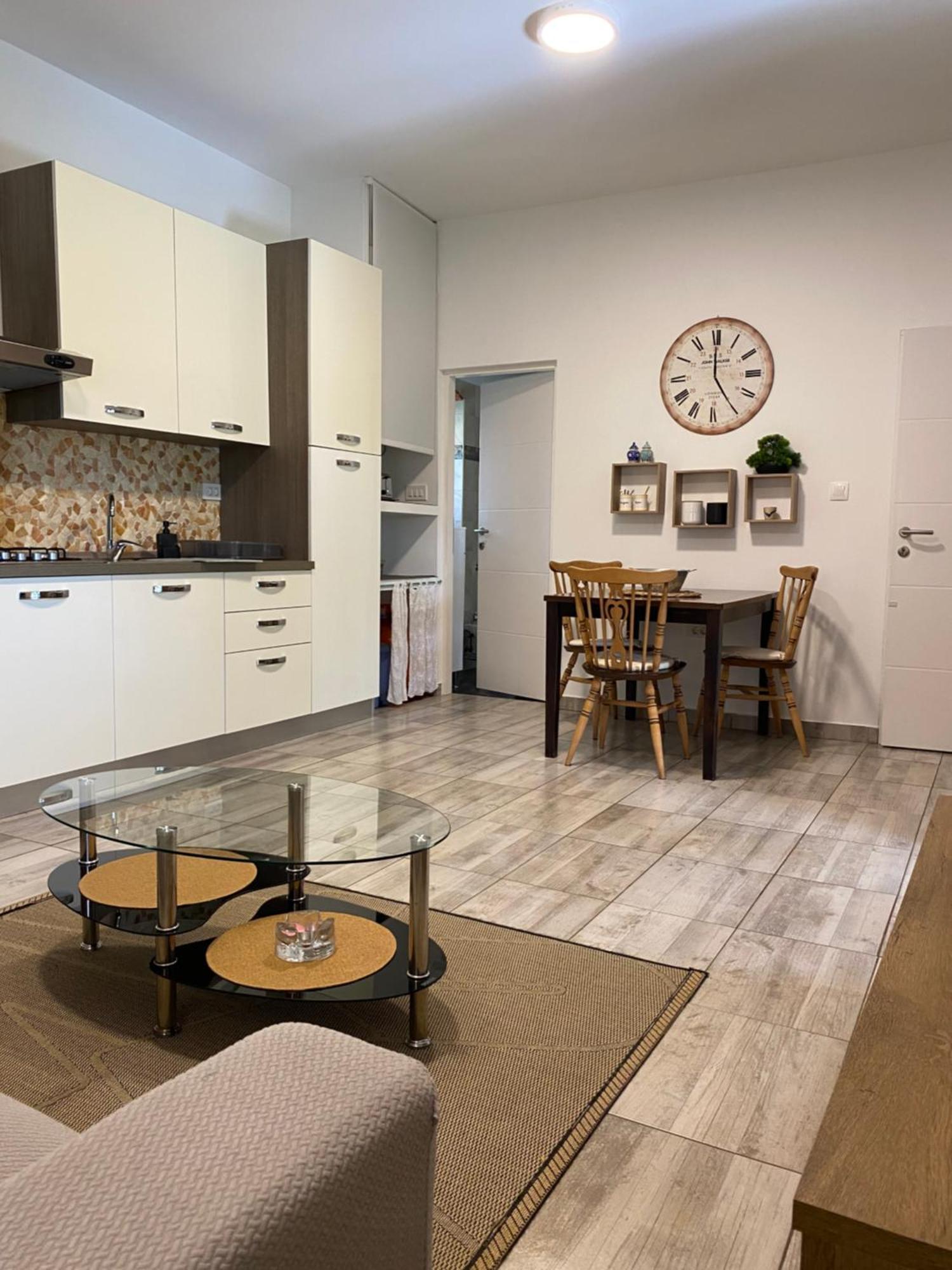 Apartman "Almond House 2" Пула Екстериор снимка